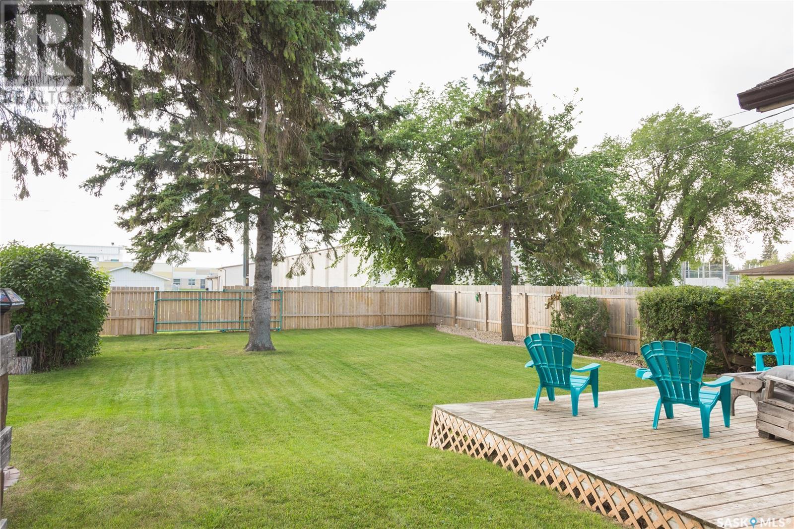 557 22nd STREET W