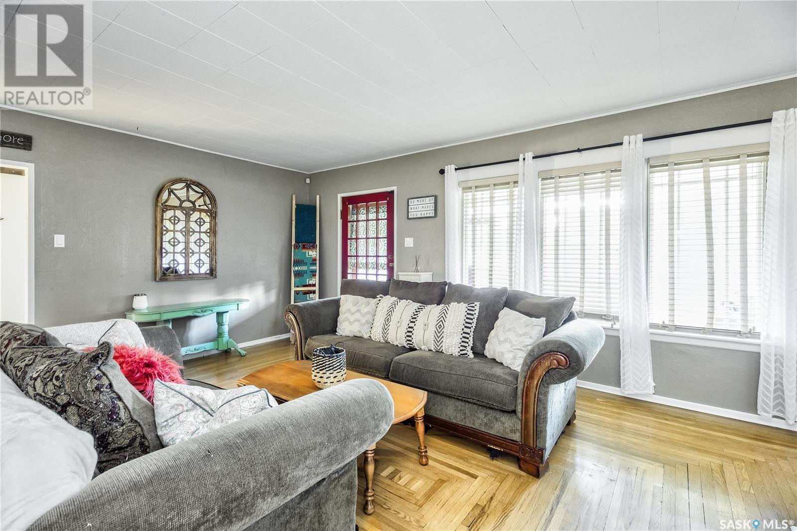 557 22nd STREET W