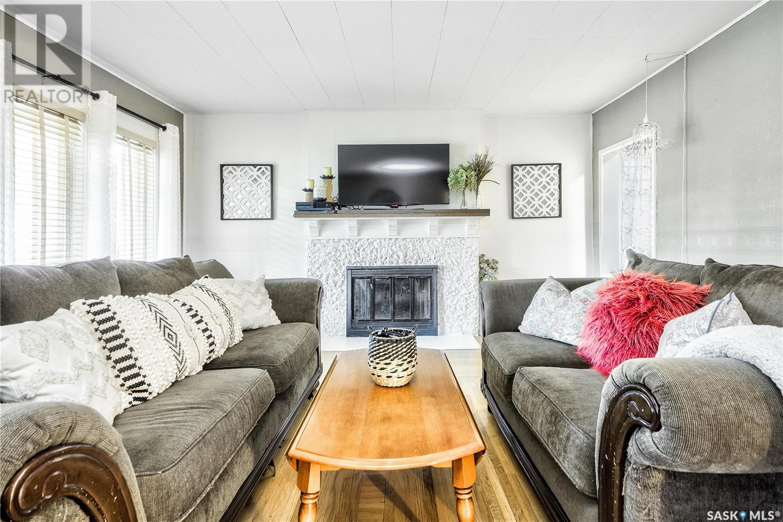 557 22nd STREET W