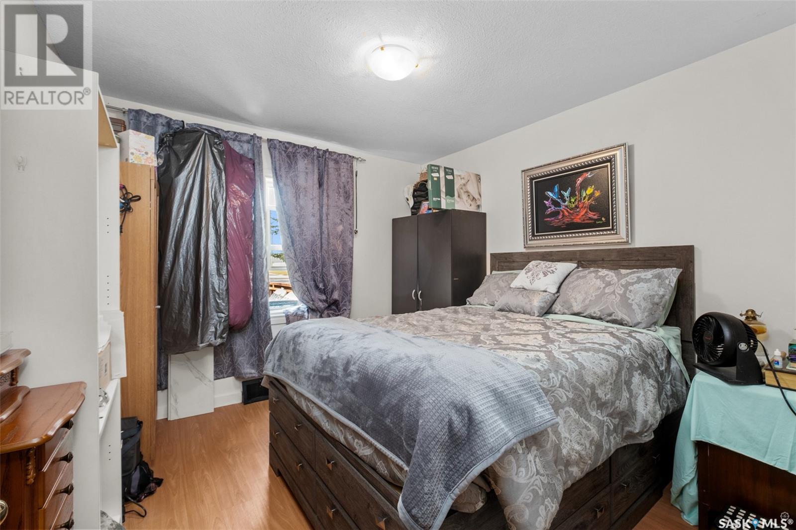 2 29th STREET E