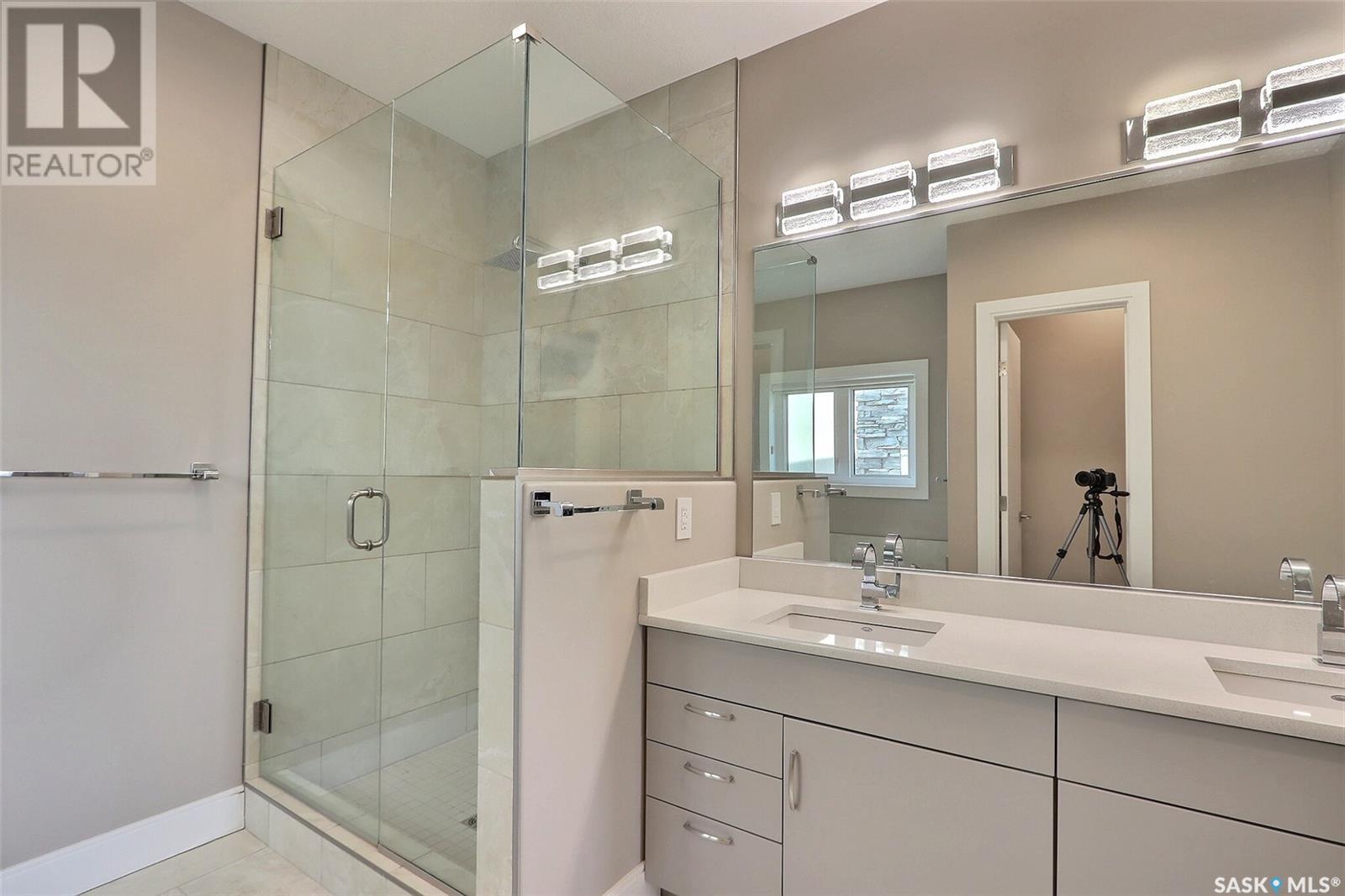 3037 Lakeview DRIVE