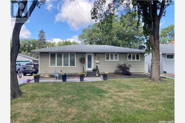 36 Dolphin BAY, Regina