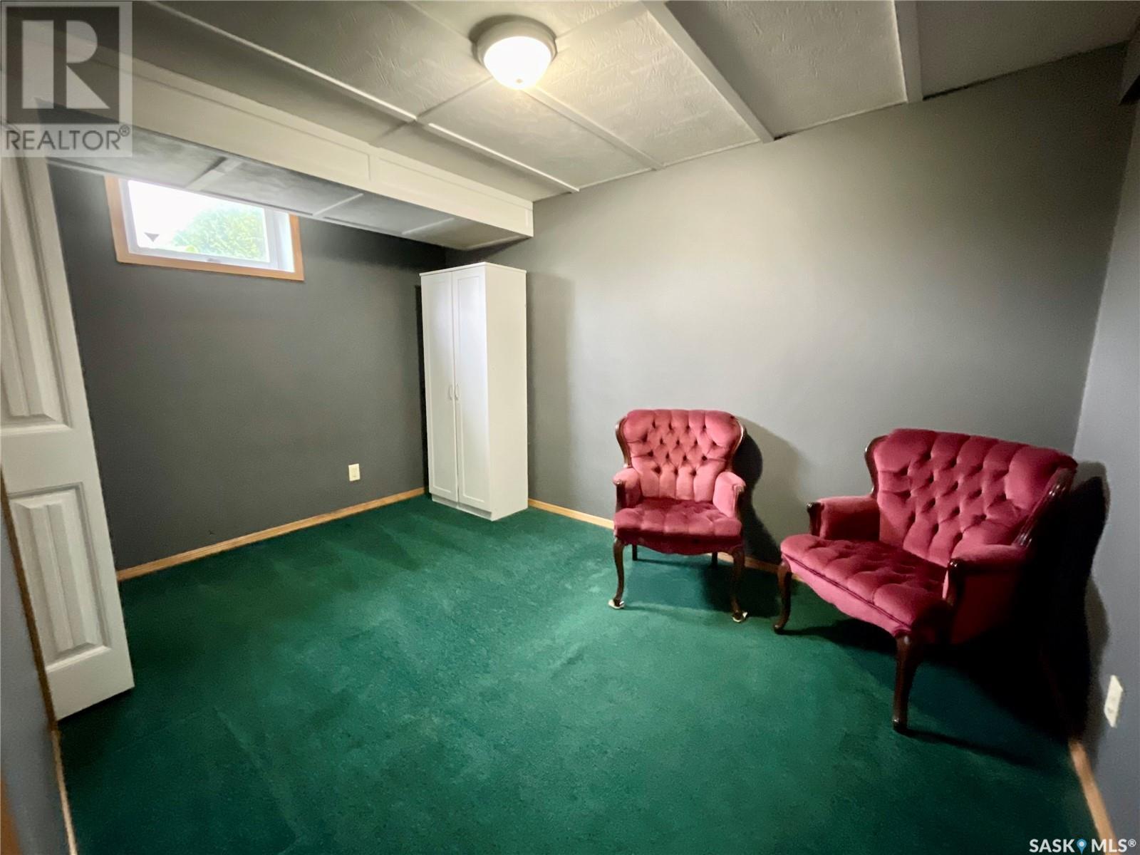 13 Poplar DRIVE