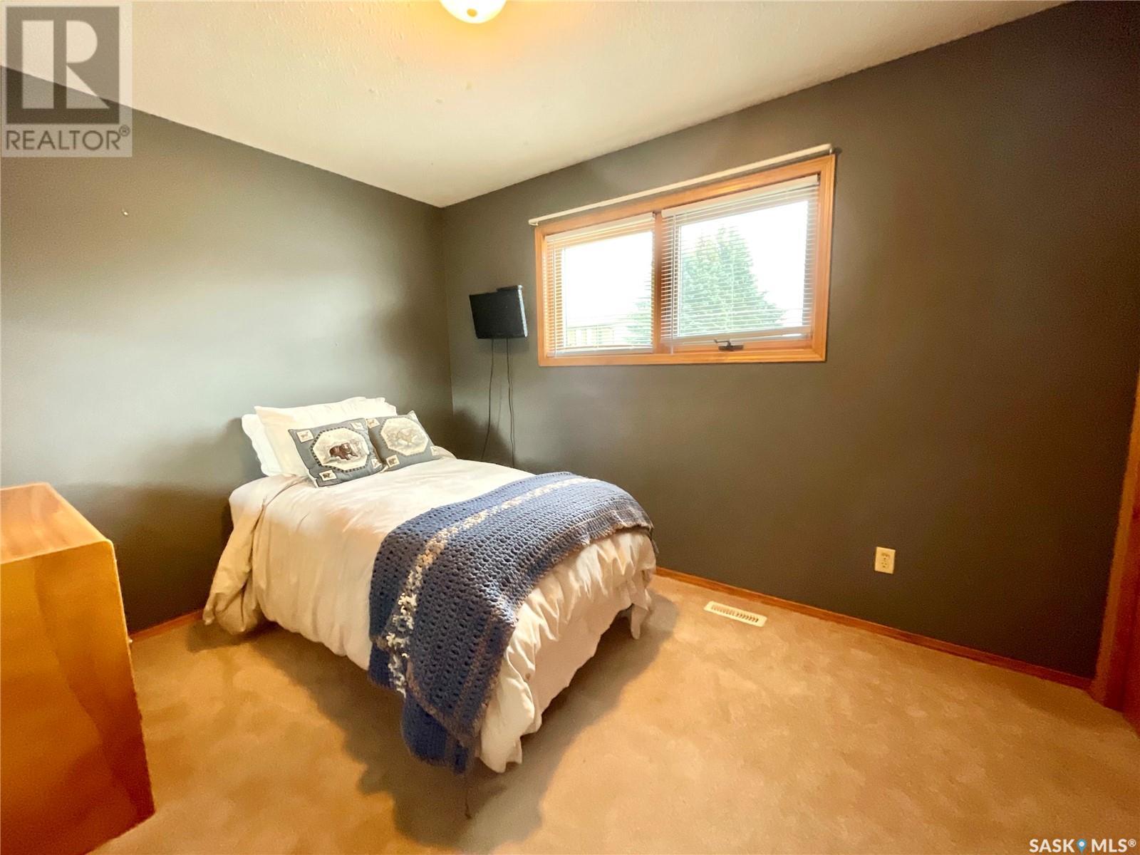 13 Poplar DRIVE