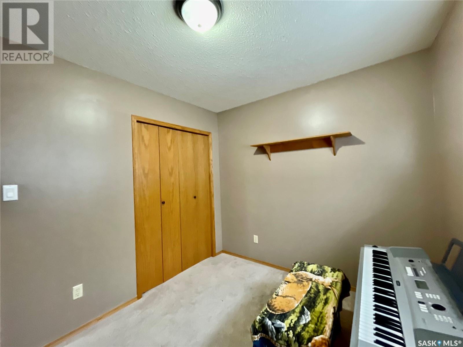 13 Poplar DRIVE