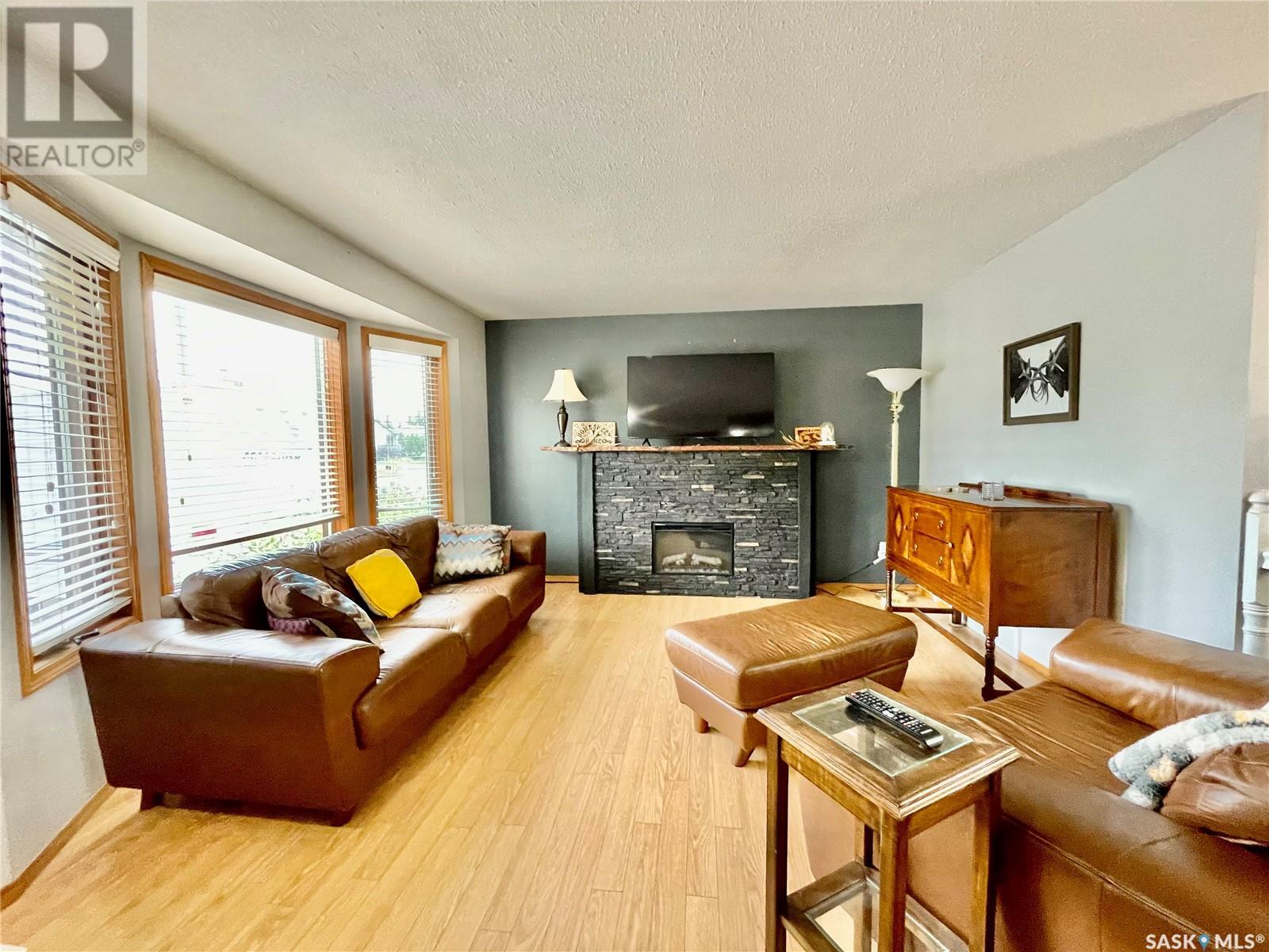 13 Poplar DRIVE