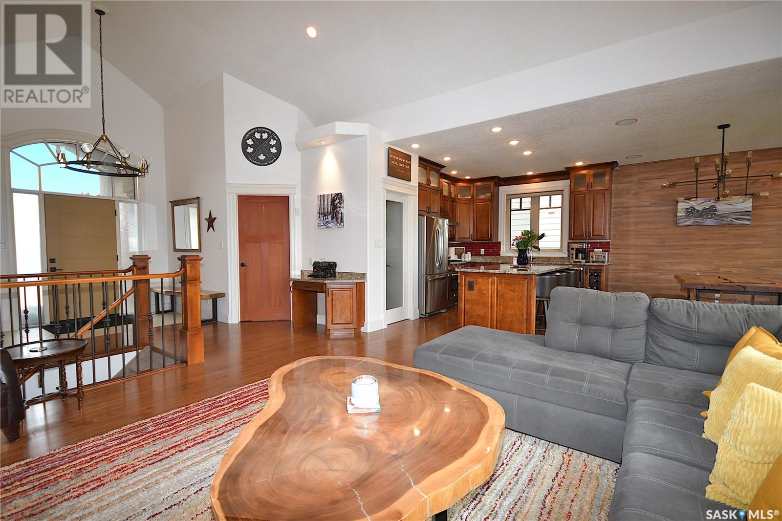 6 Gurney CRESCENT