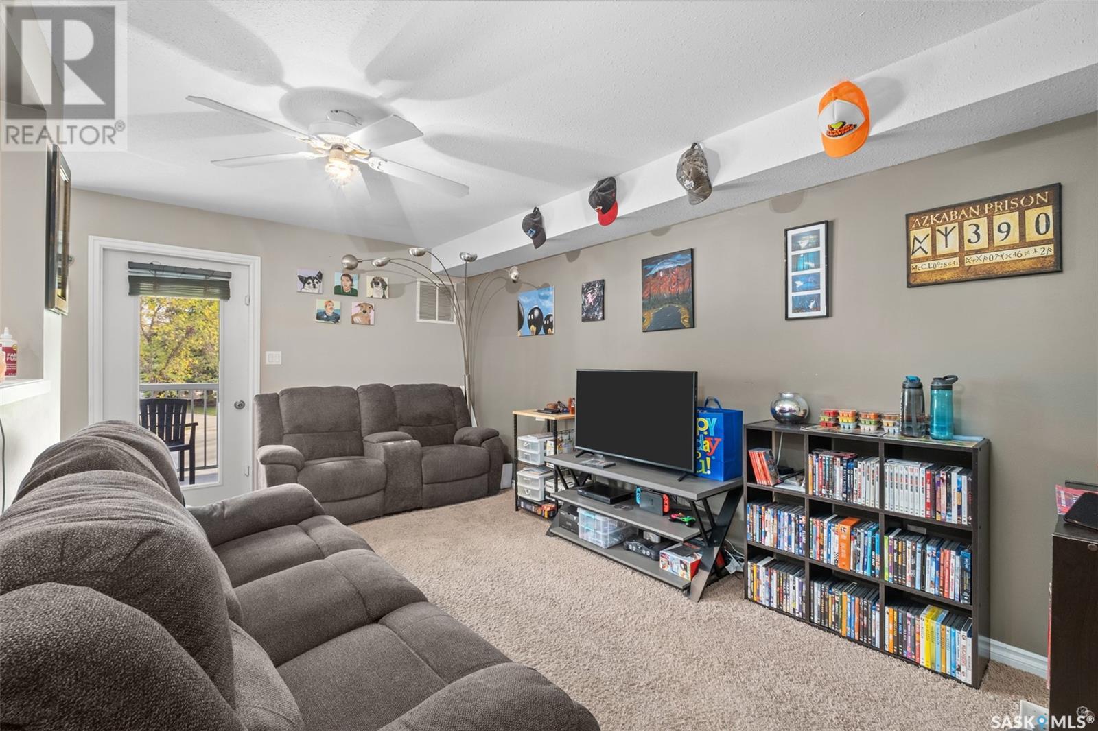 102 515 28th STREET E