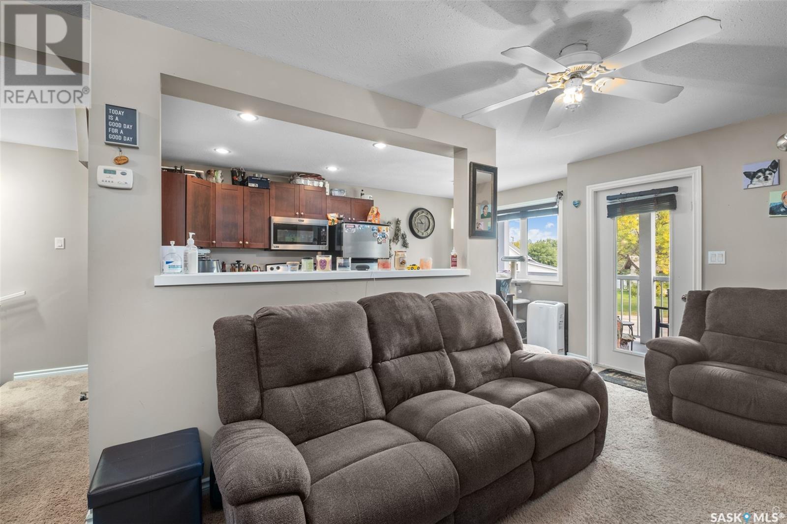 102 515 28th STREET E