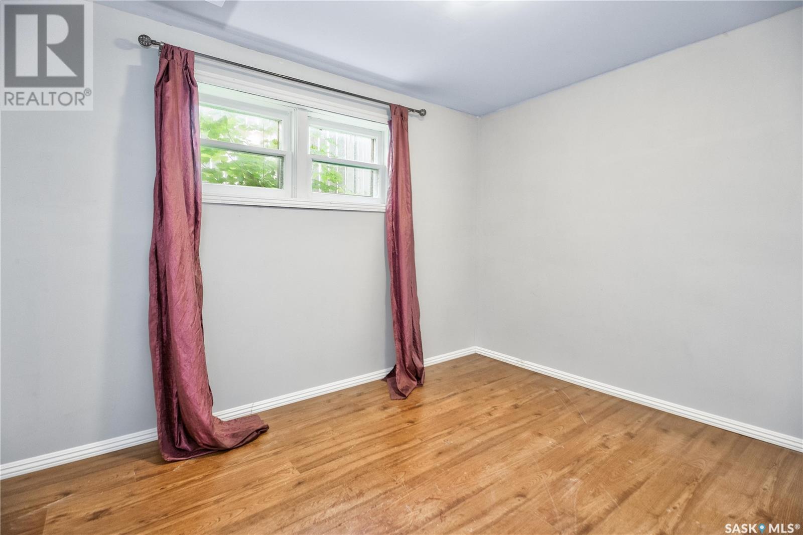 866 12th STREET W