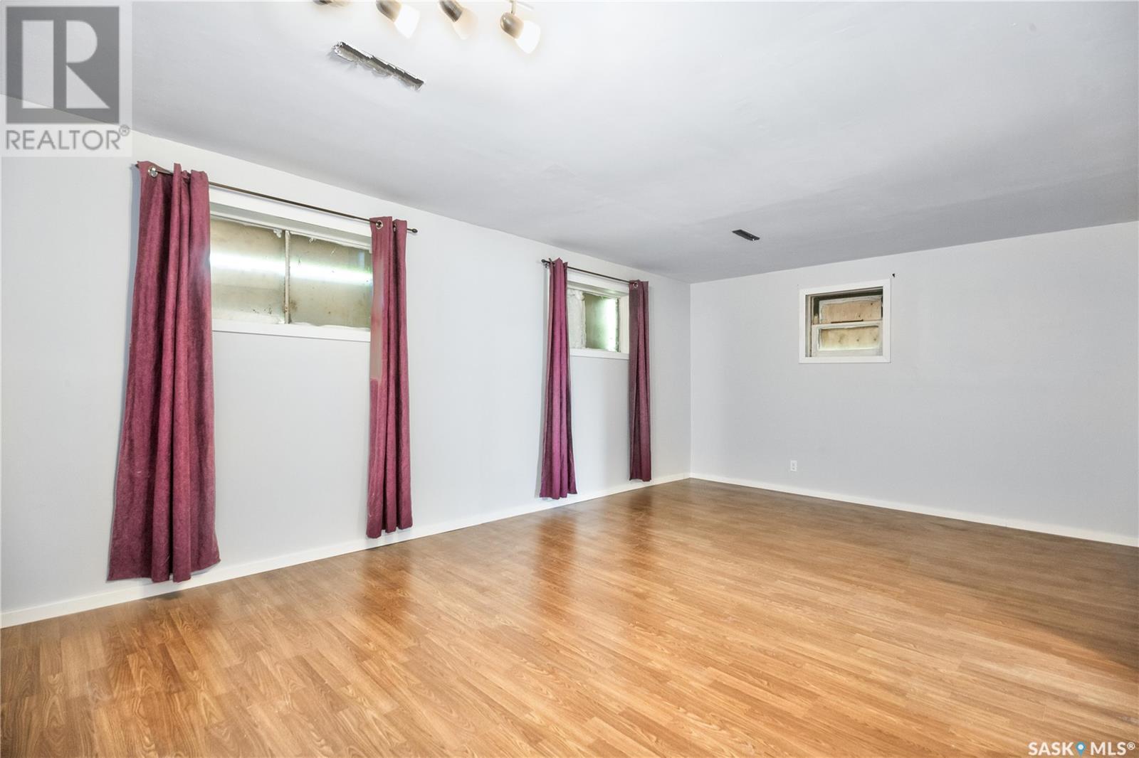 866 12th STREET W