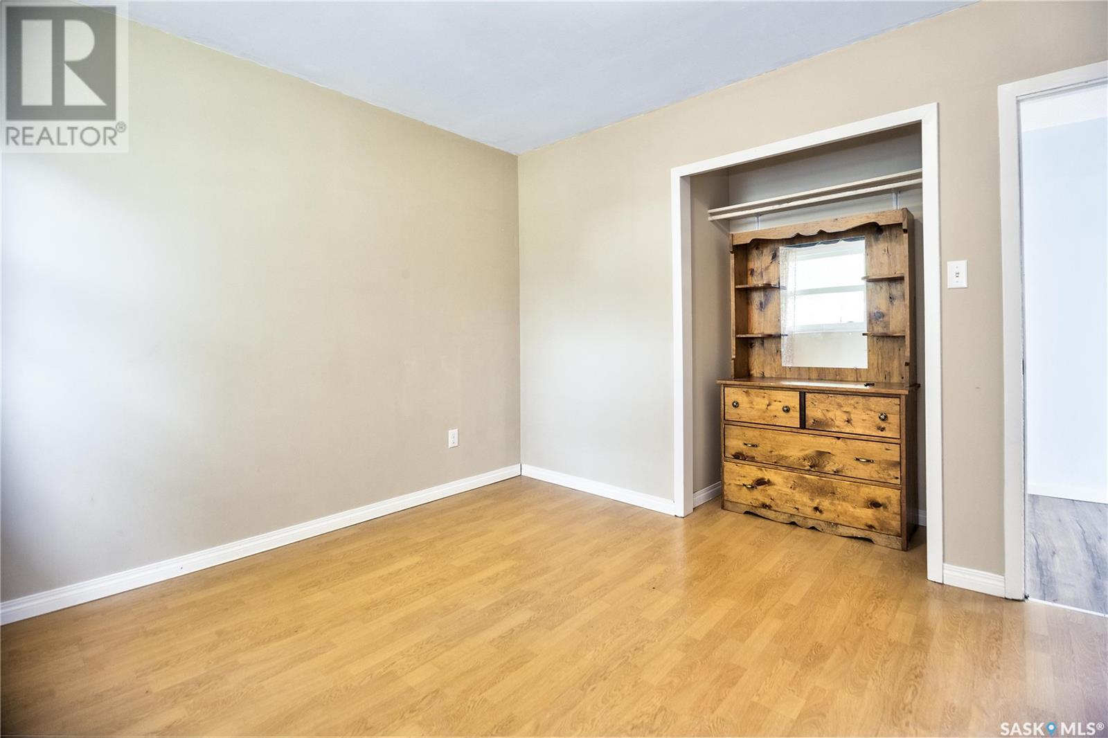 866 12th STREET W