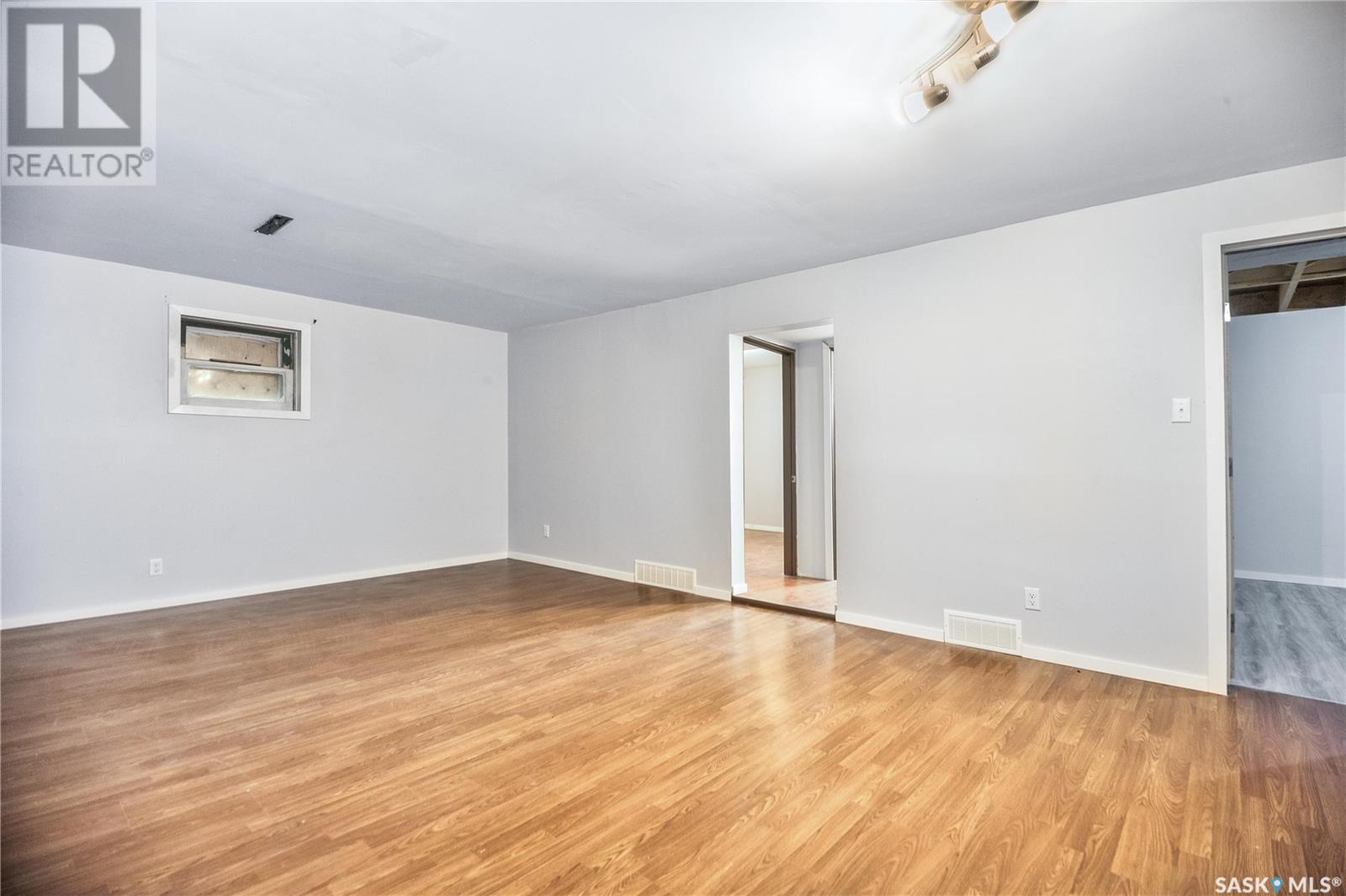866 12th STREET W