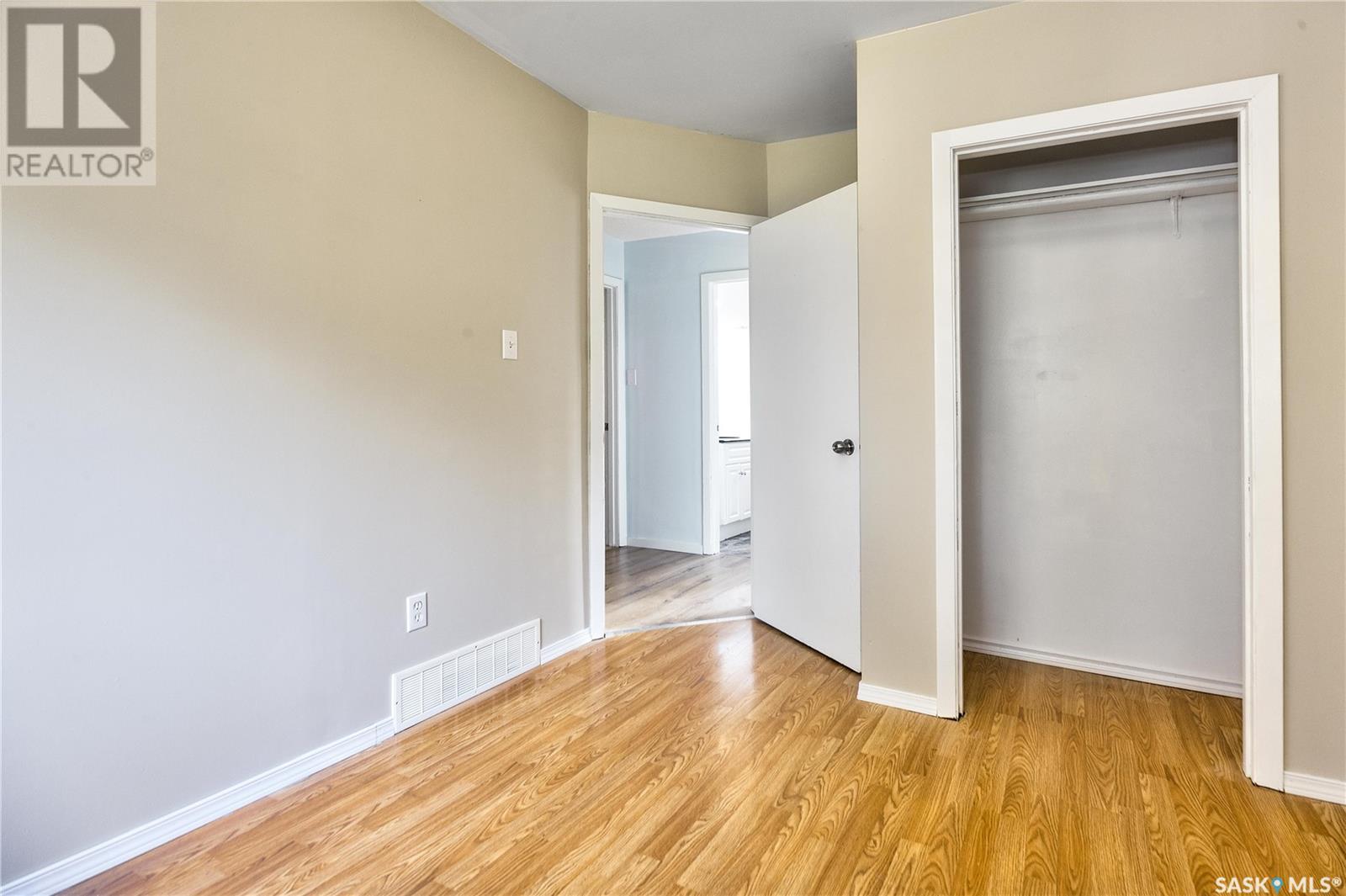 866 12th STREET W