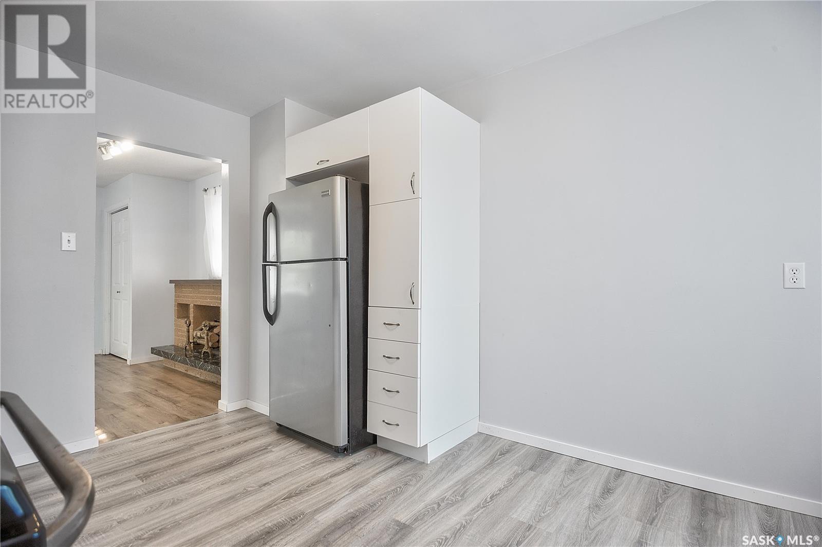 866 12th STREET W