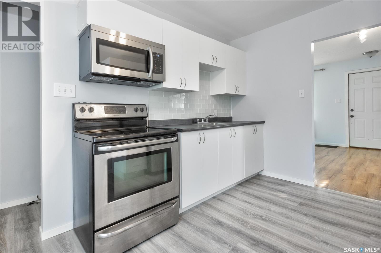 866 12th STREET W