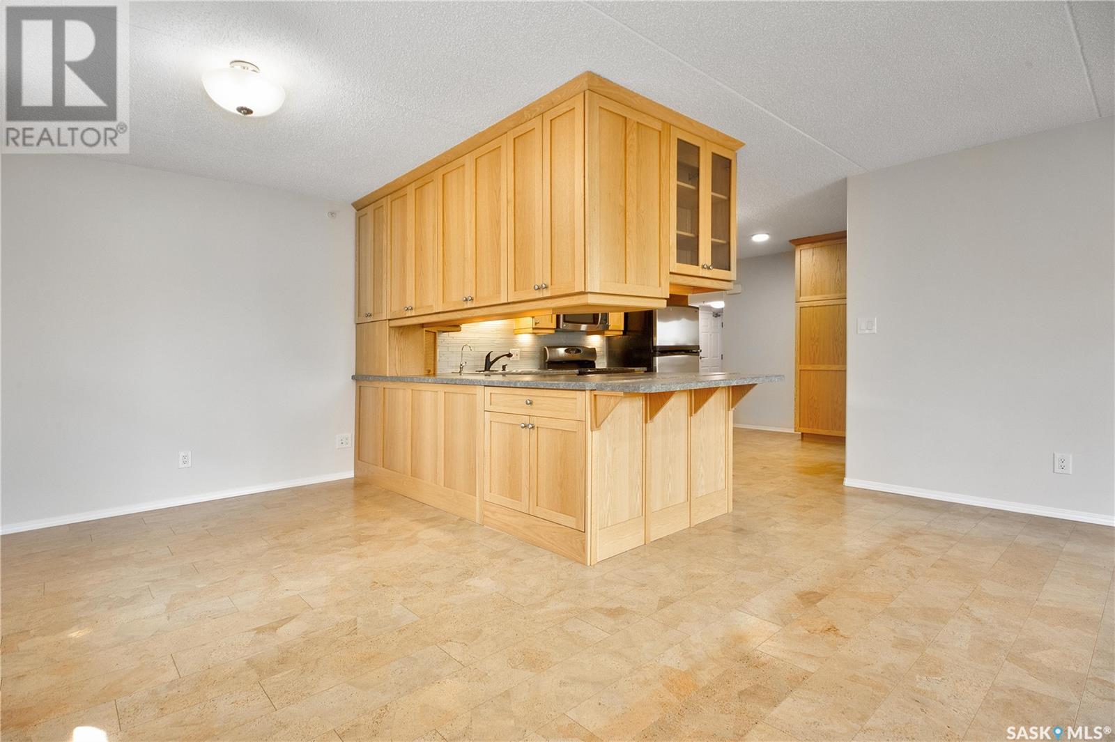 303 1901 1 1/2 AVENUE W