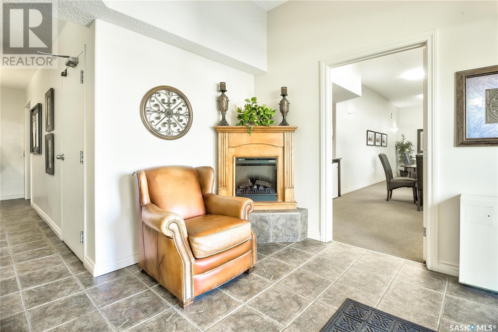 303 1901 1 1/2 AVENUE W