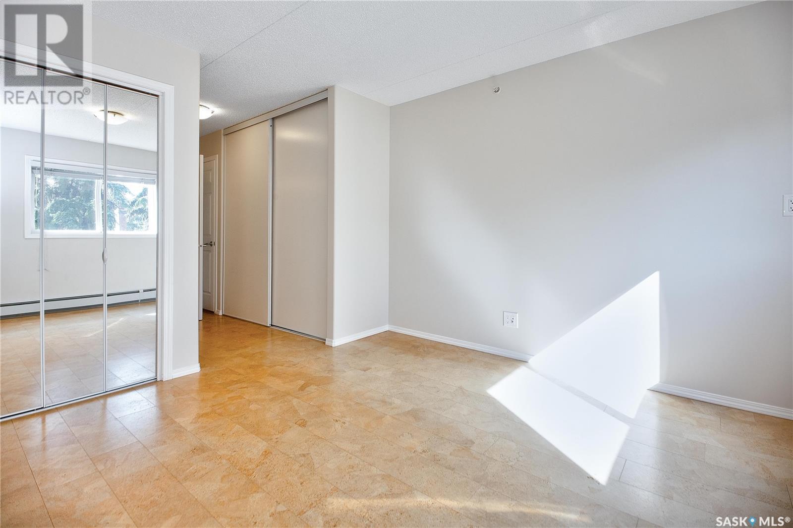 303 1901 1 1/2 AVENUE W