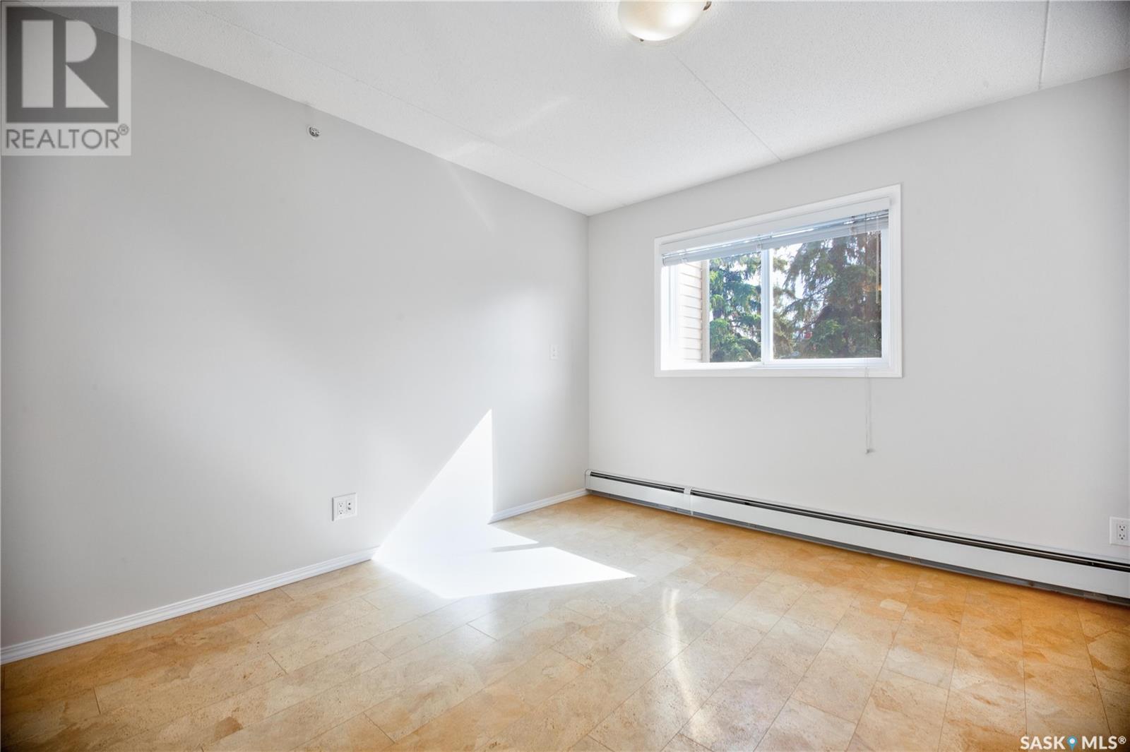 303 1901 1 1/2 AVENUE W