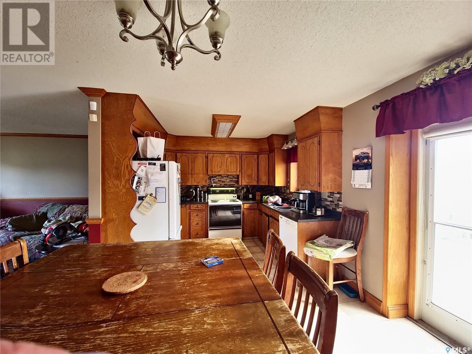 1453 4th STREET E