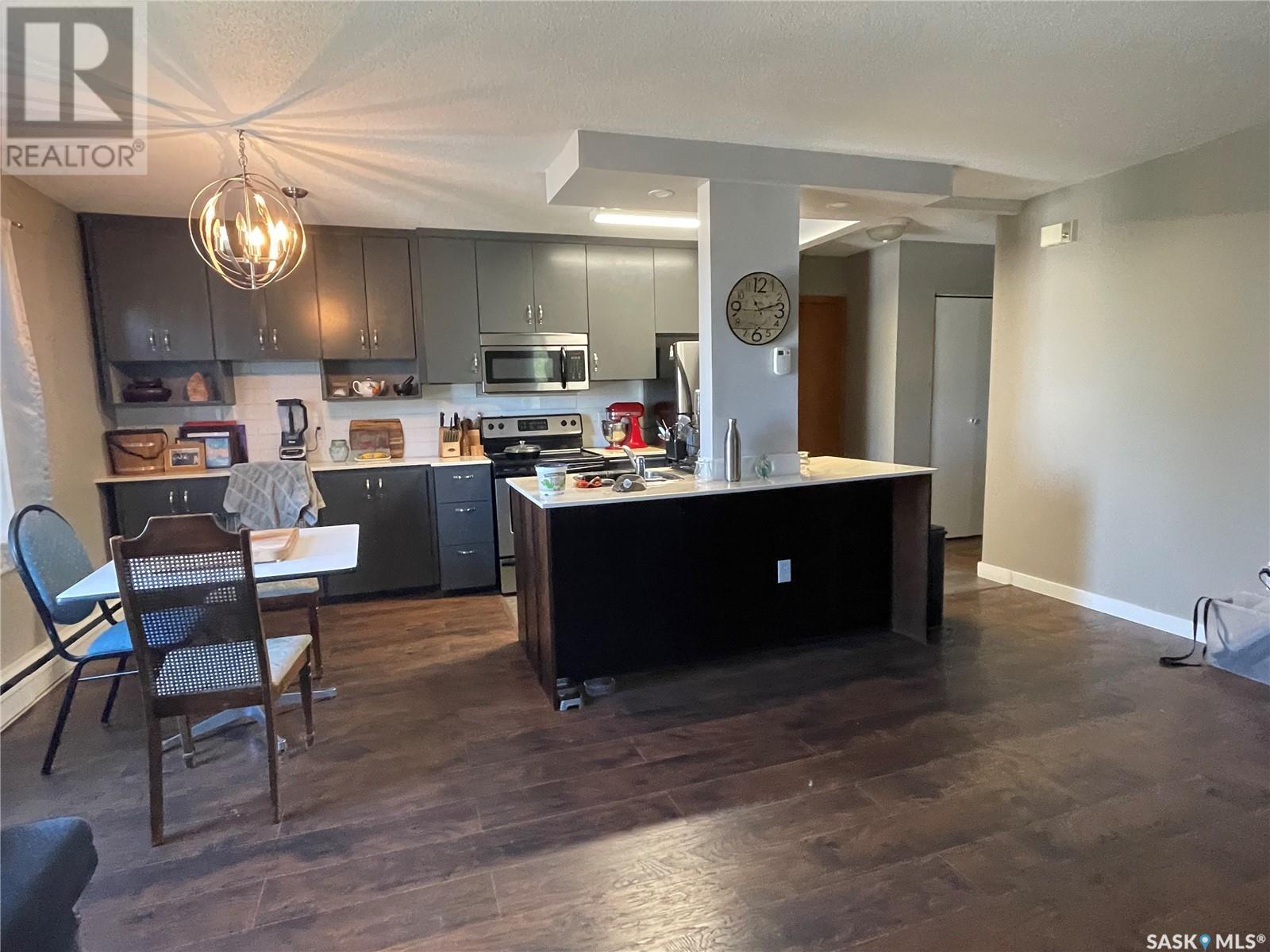 36 20th STREET W
