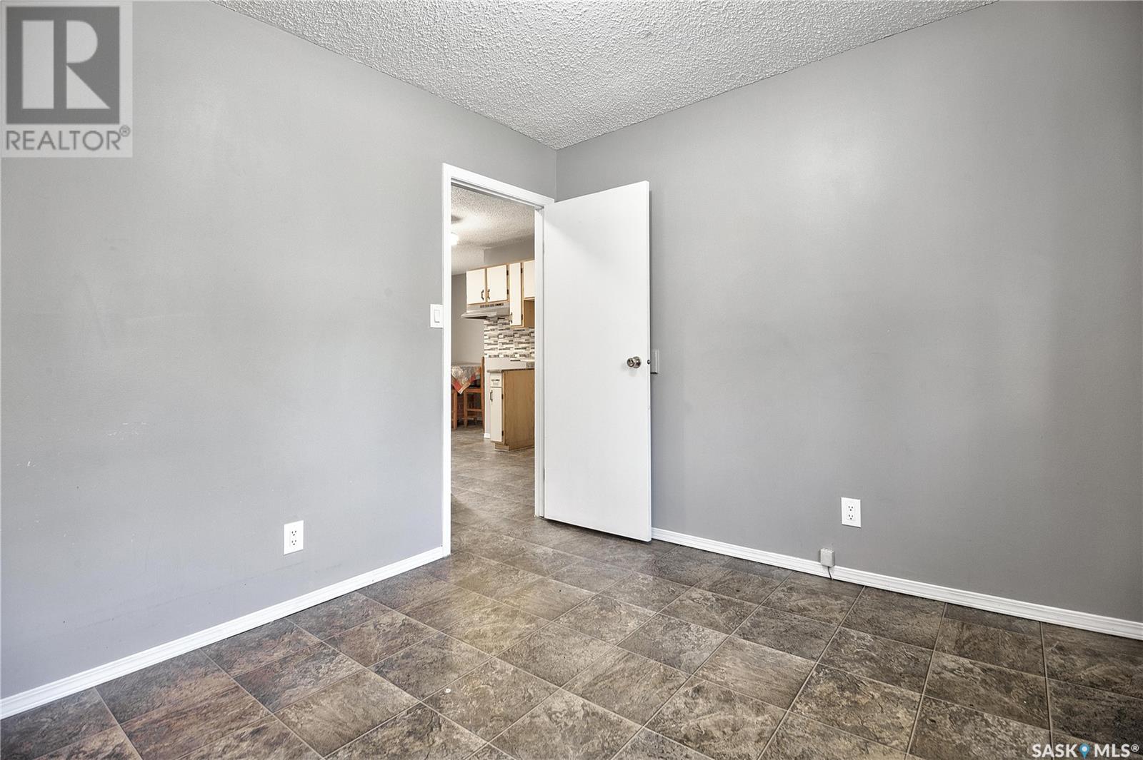 1130 Knox PLACE