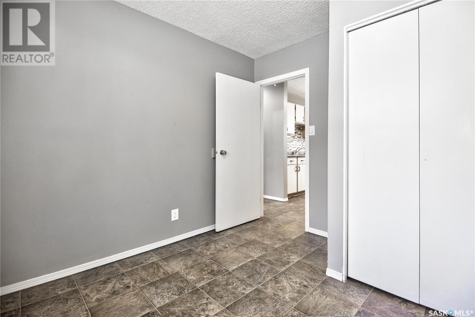 1130 Knox PLACE