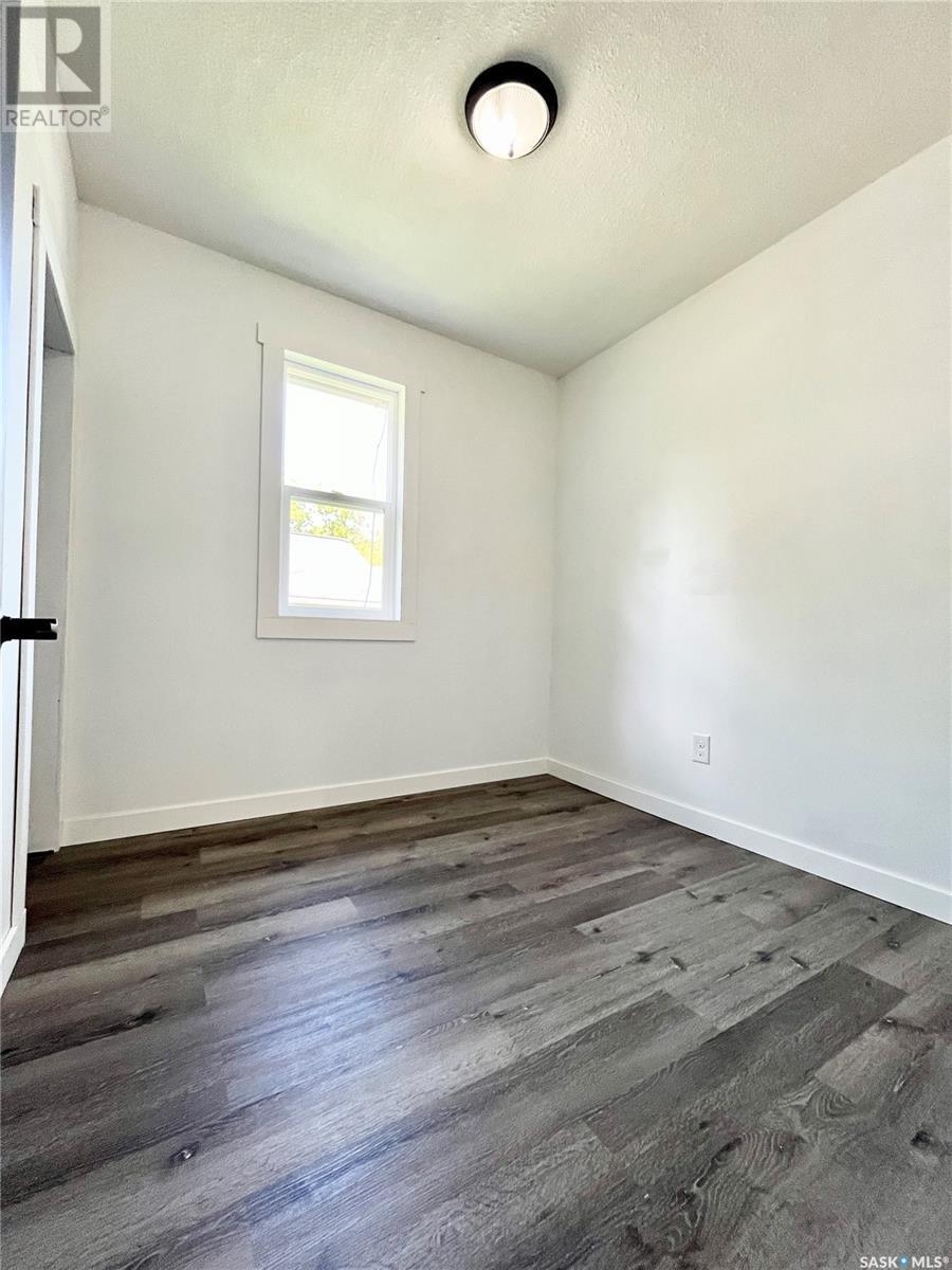 685 18th STREET W