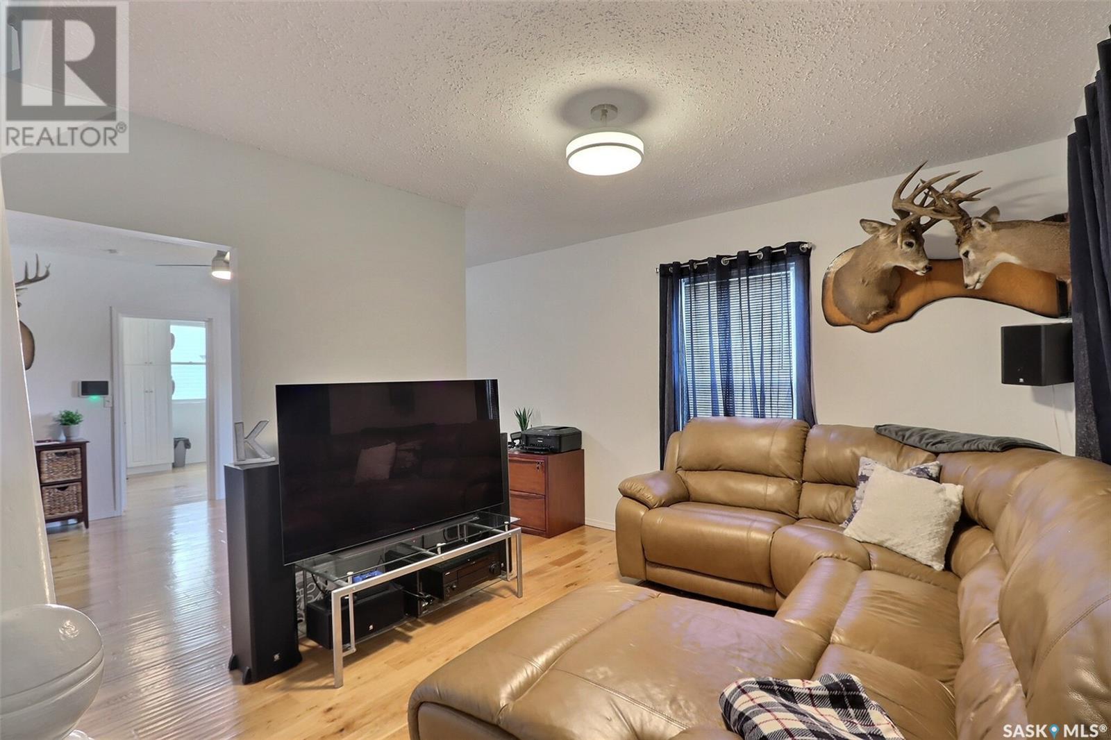 2103 2nd AVENUE W