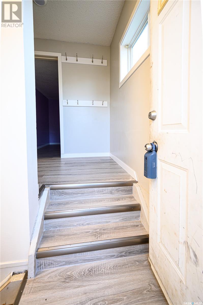 754 5th STREET E