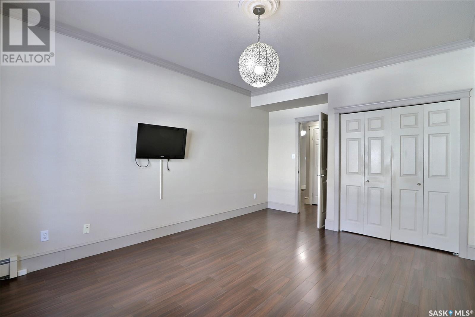 104 301 34th STREET W