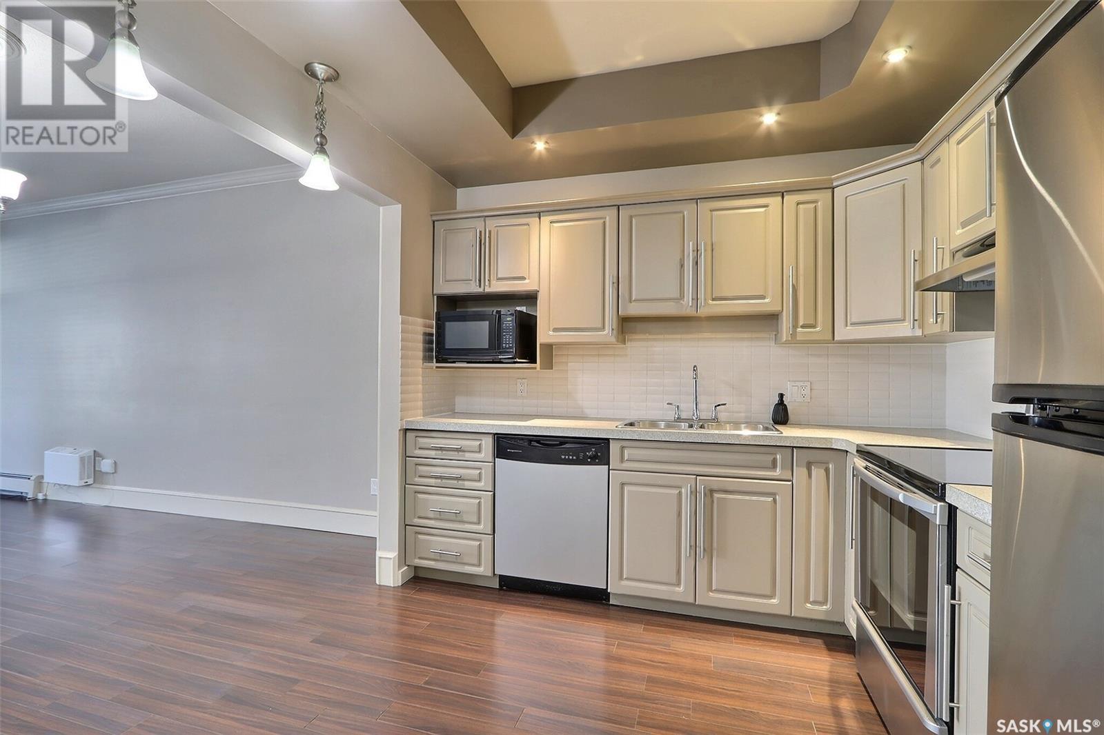 104 301 34th STREET W