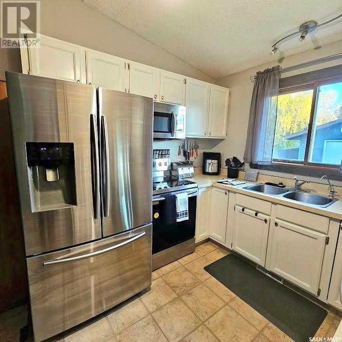 3295 Bliss CRESCENT
