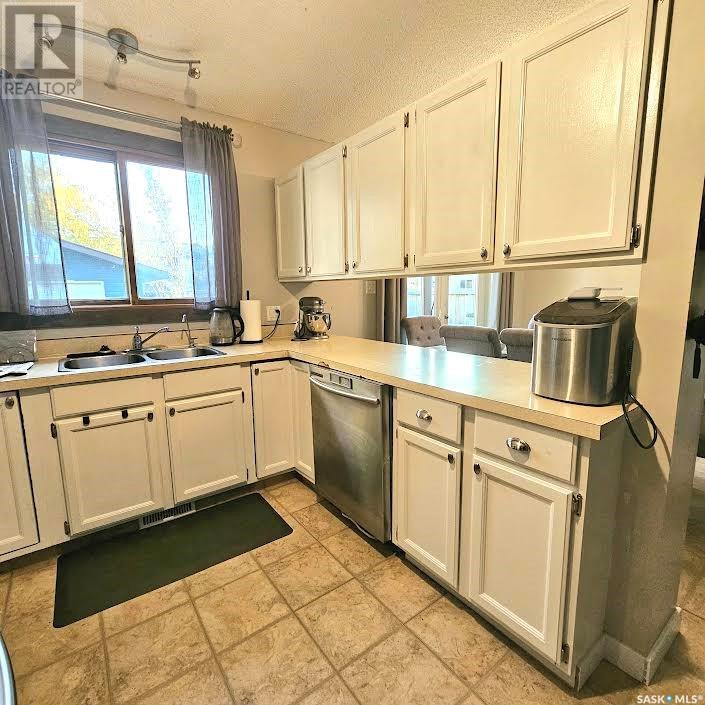 3295 Bliss CRESCENT