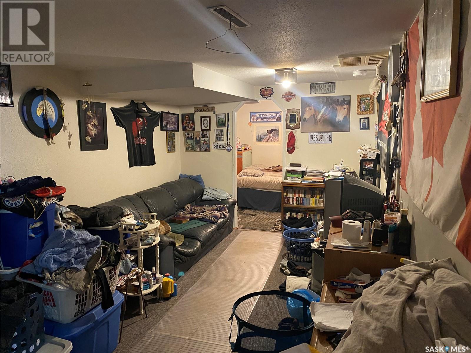 700 15th STREET W