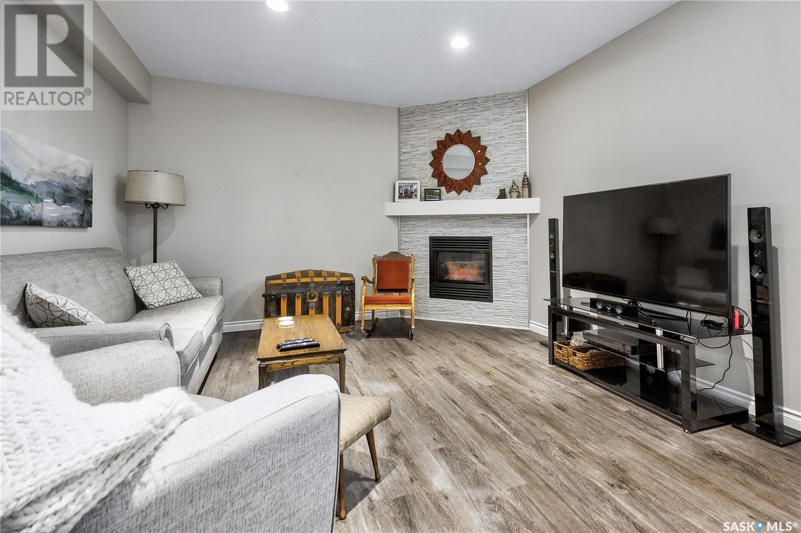 54 Borrowman PLACE