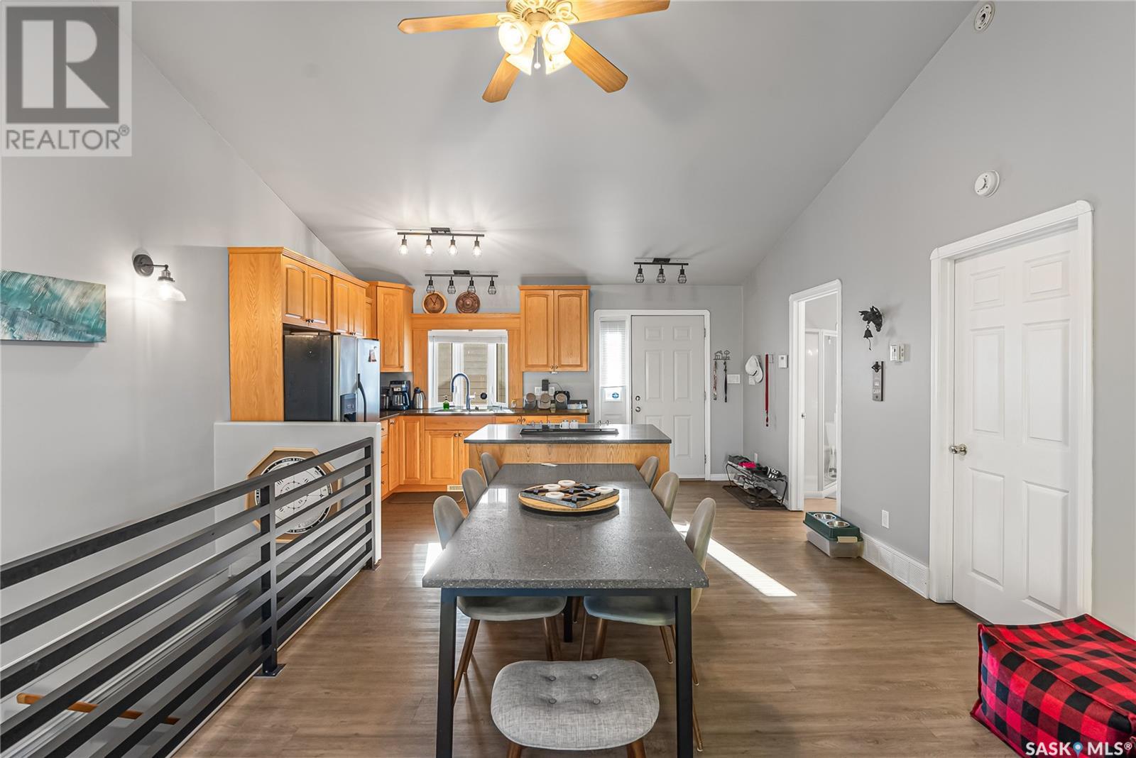 L10B11 Poplar BEACH