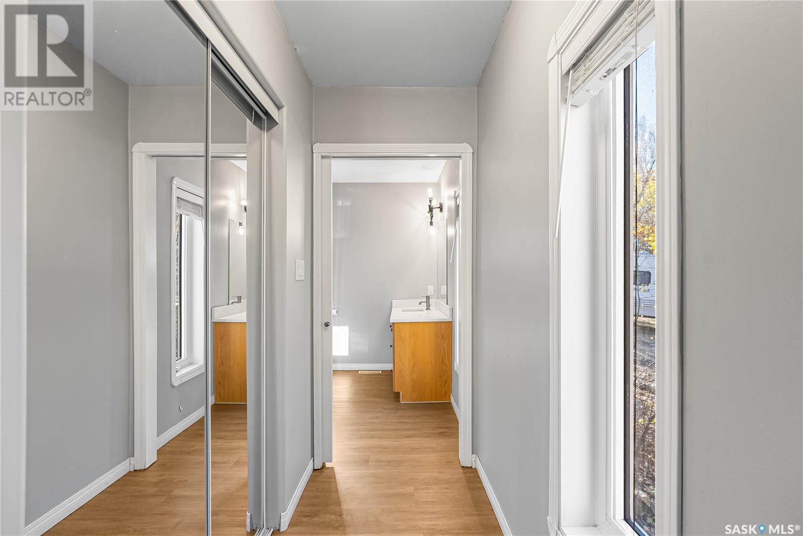 L10B11 Poplar BEACH
