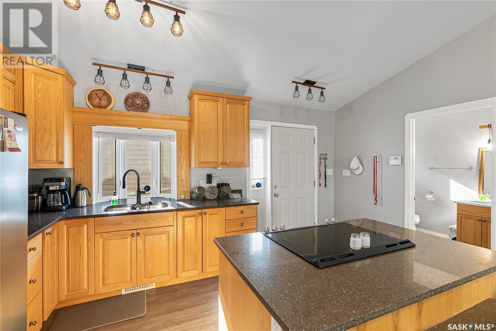 L10B11 Poplar BEACH
