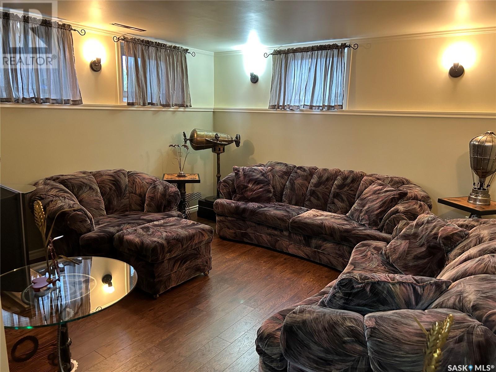 661 17th STREET W