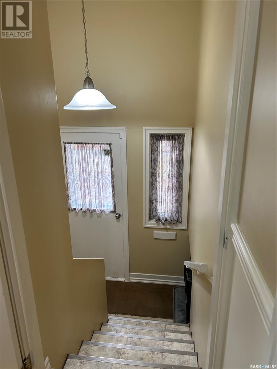 661 17th STREET W