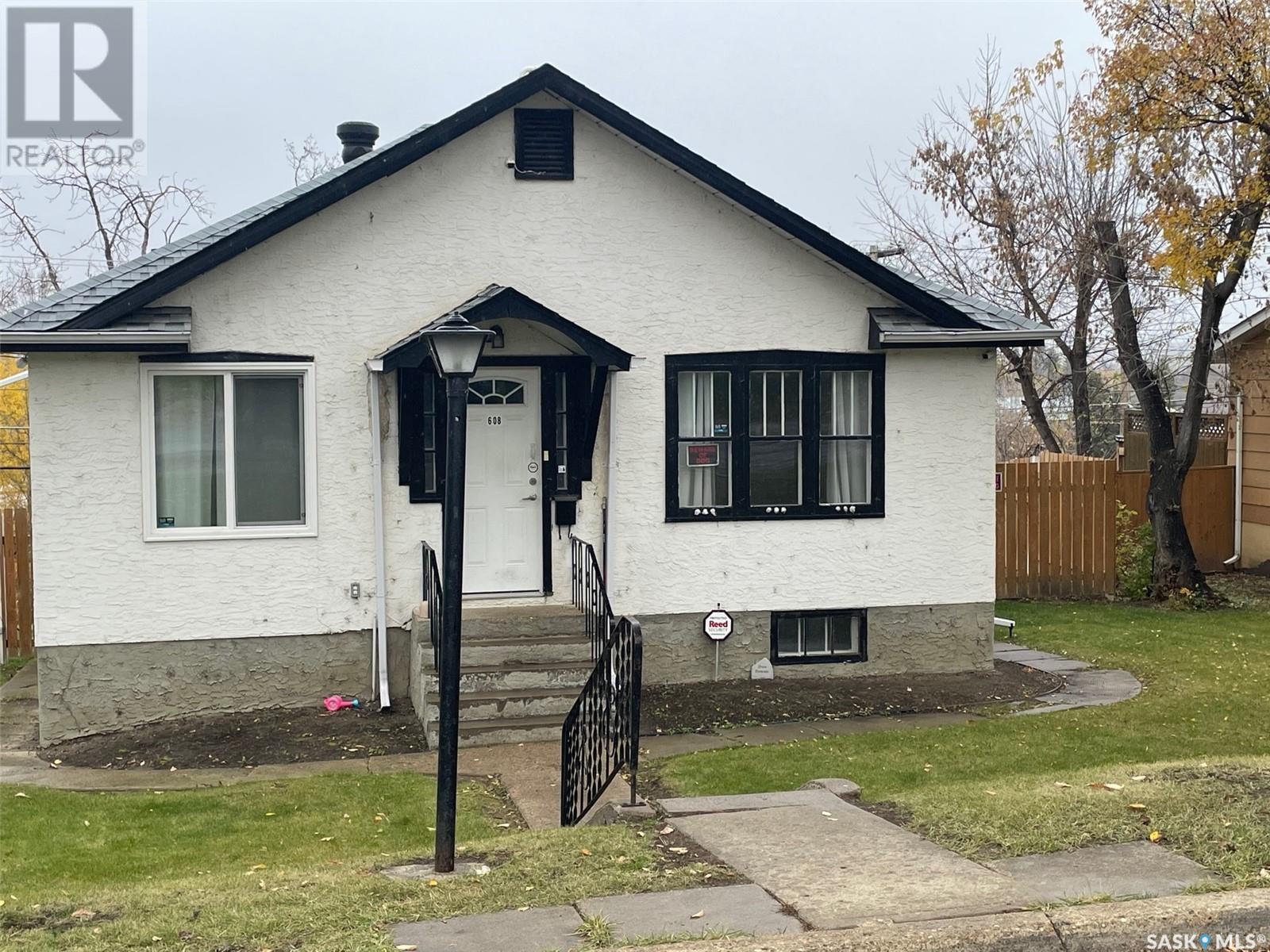 608 19Th STREET W