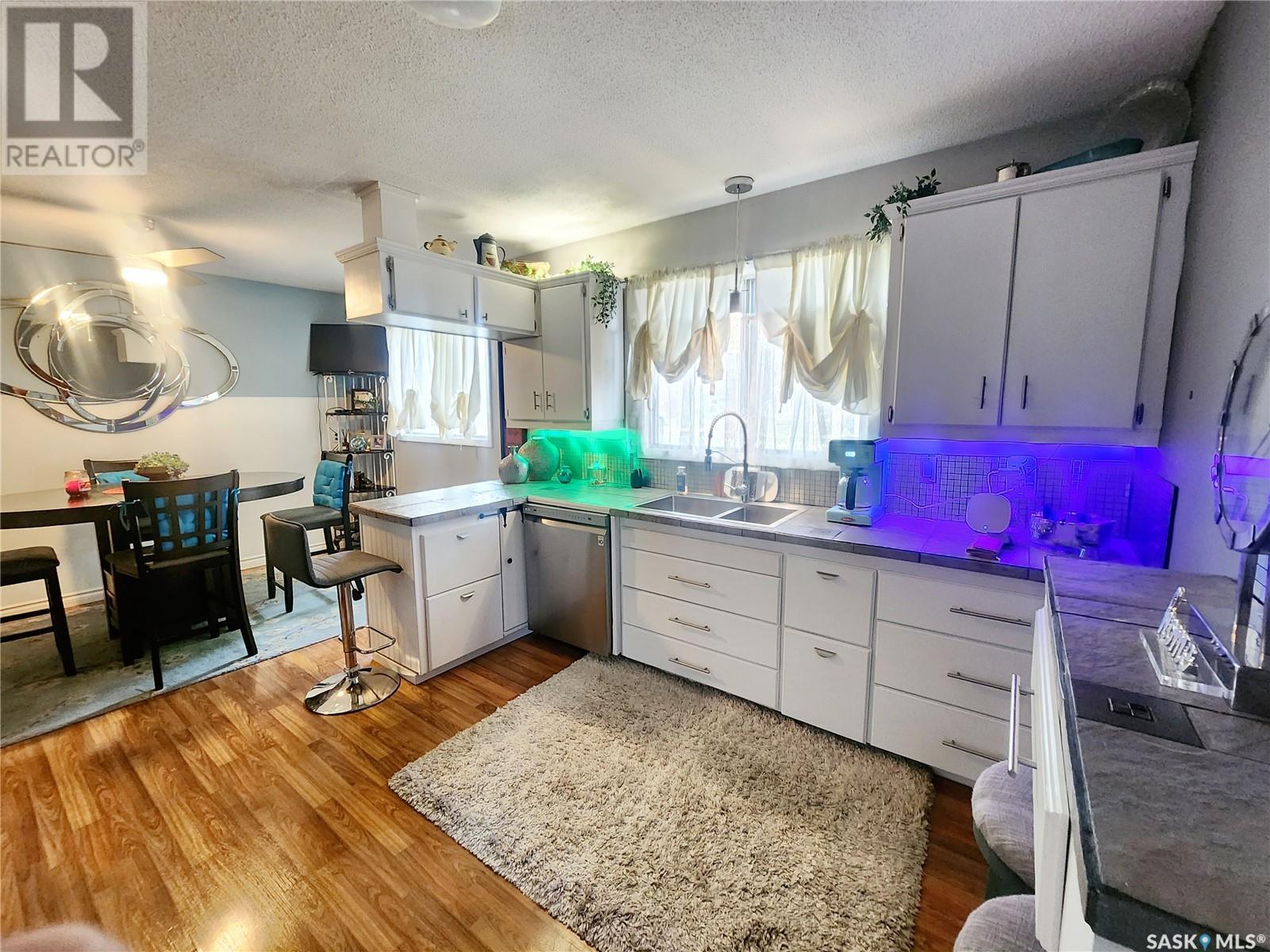 1109 3rd STREET E