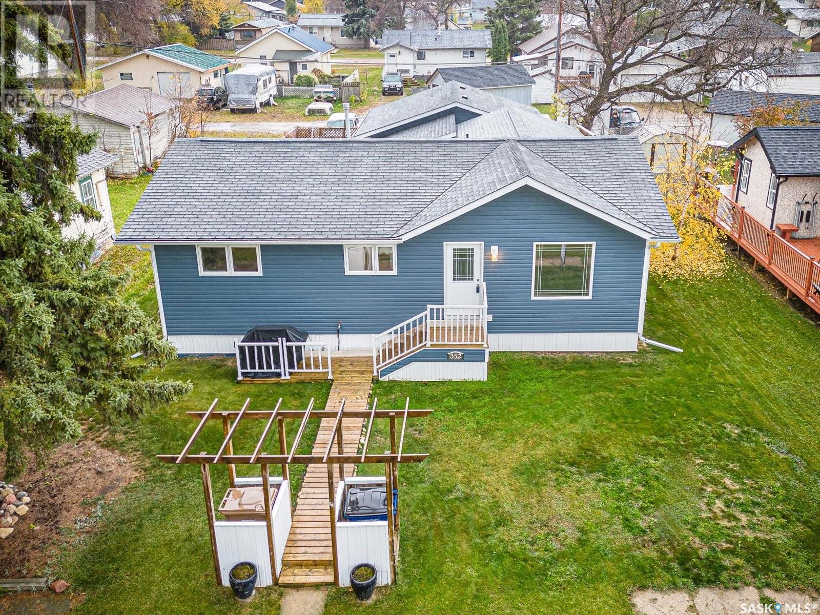 352 Jamieson AVENUE