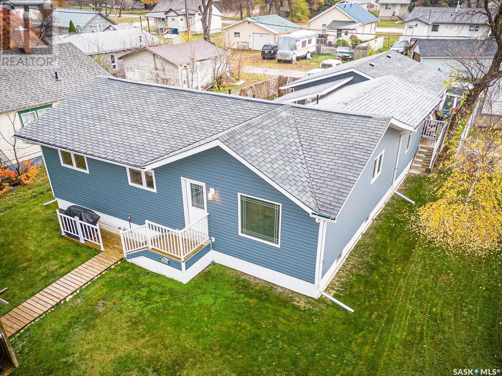 352 Jamieson AVENUE