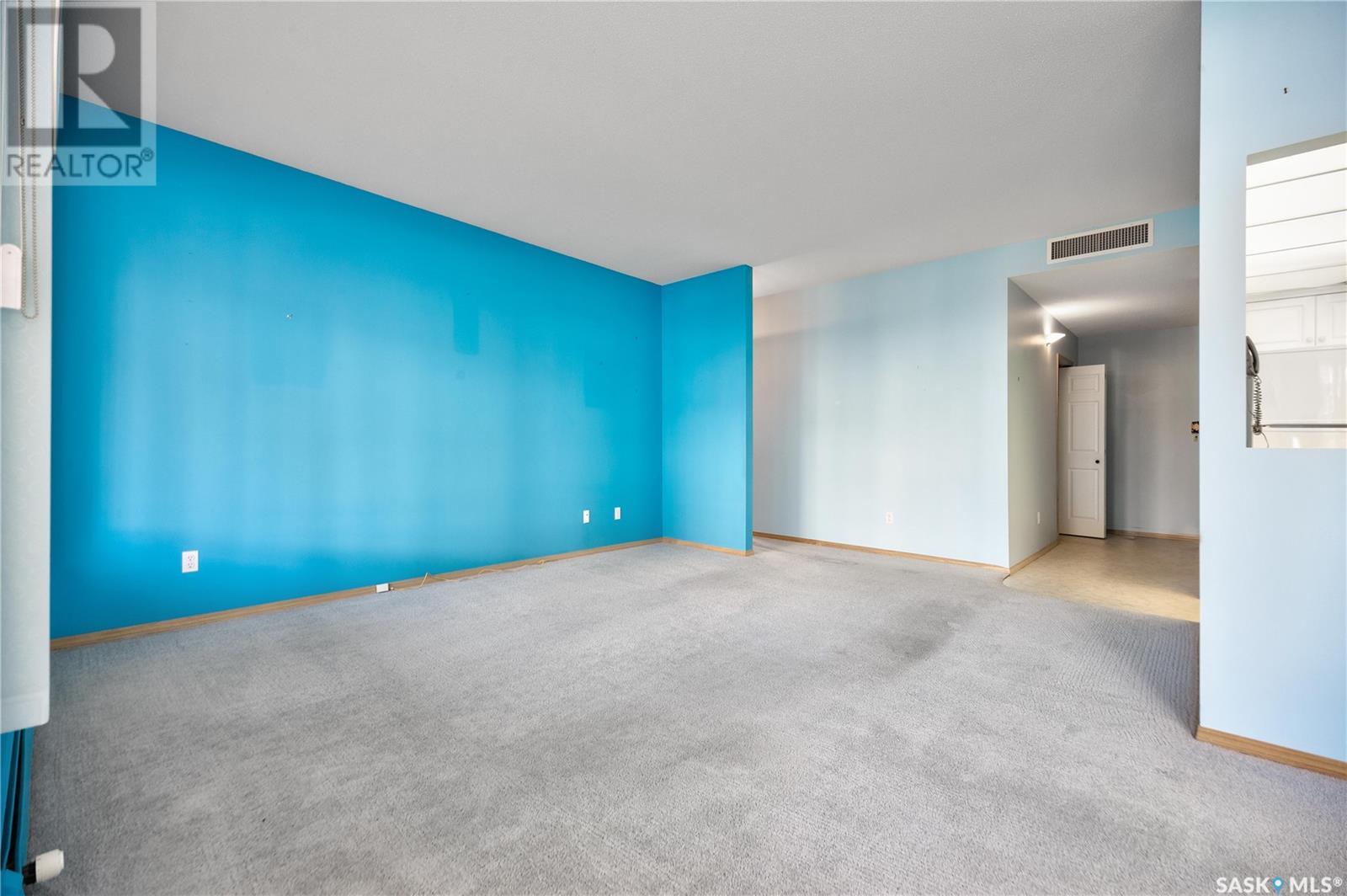 113 305 34th STREET W