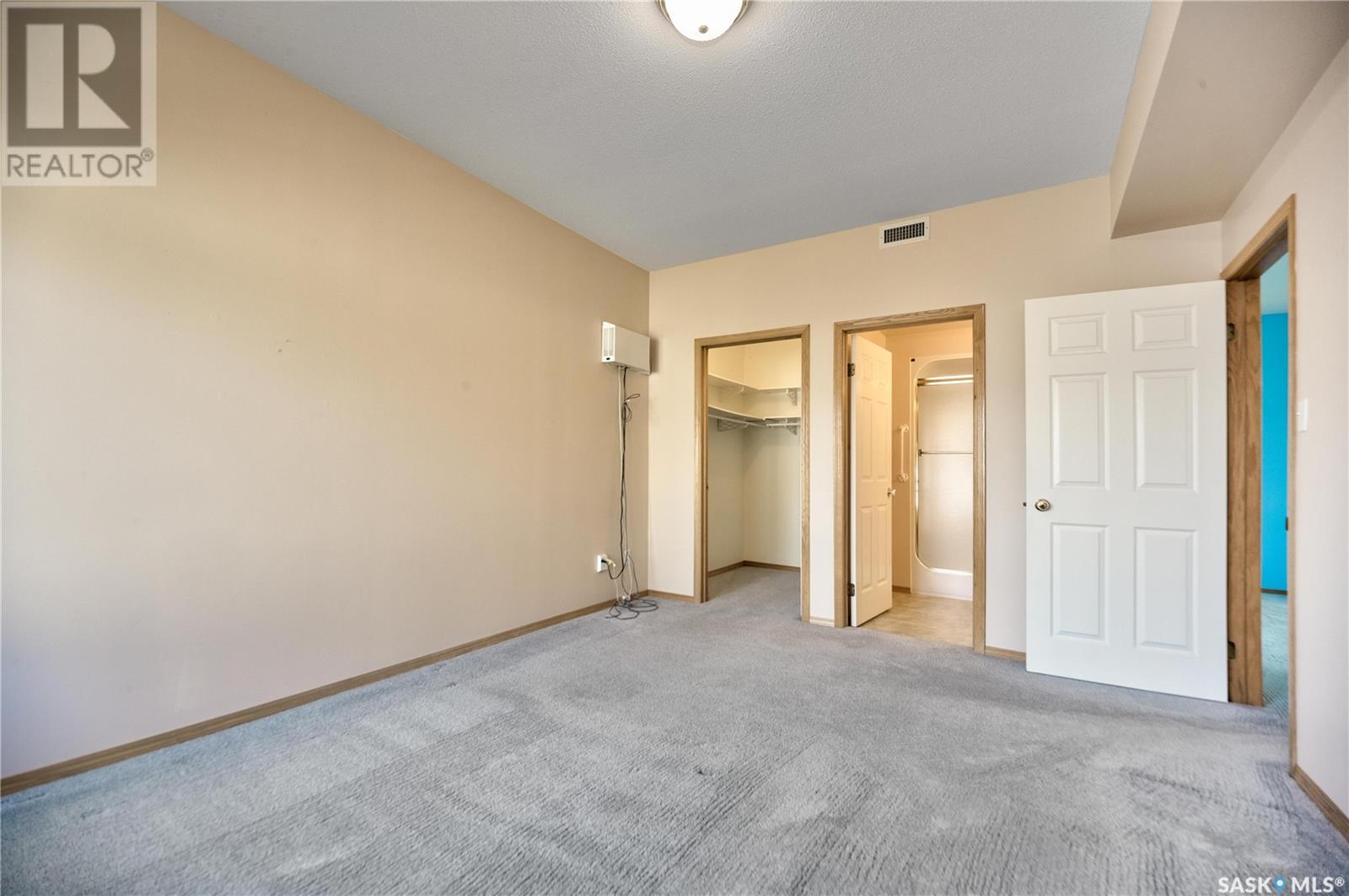 113 305 34th STREET W
