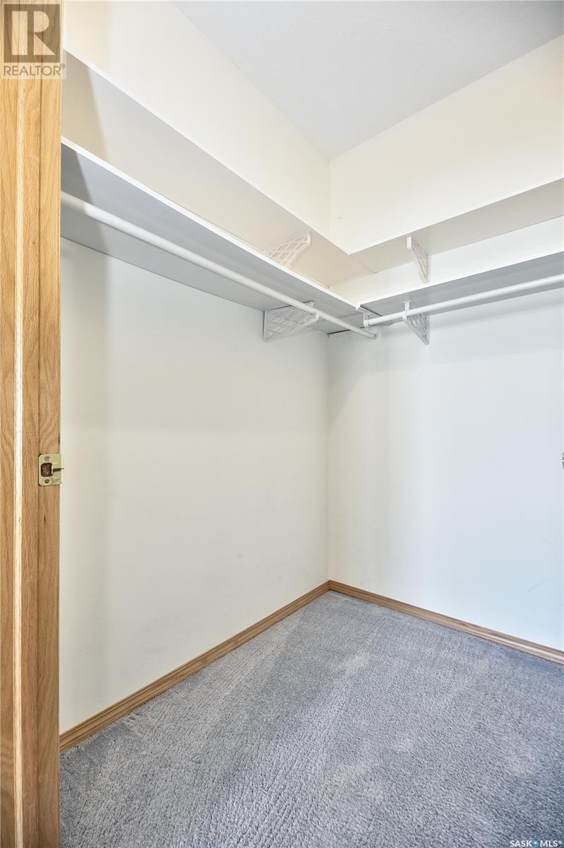113 305 34th STREET W