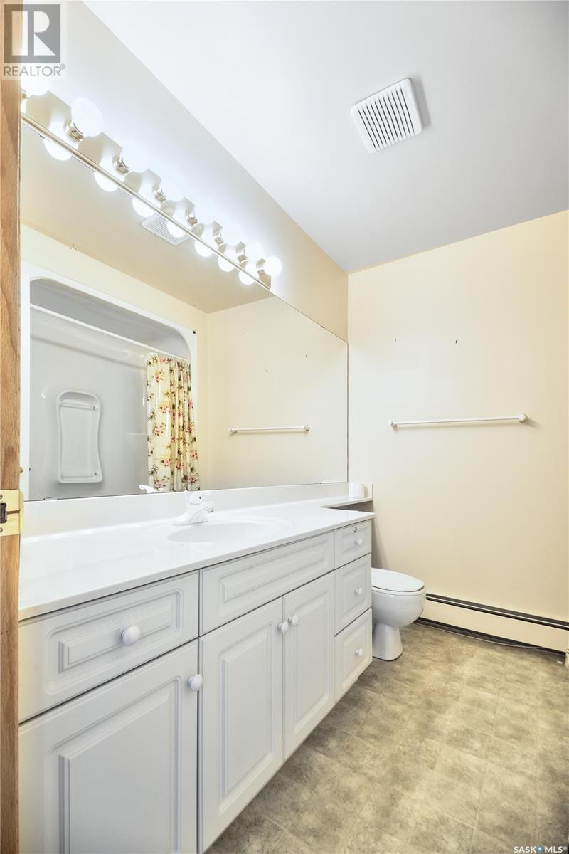 113 305 34th STREET W